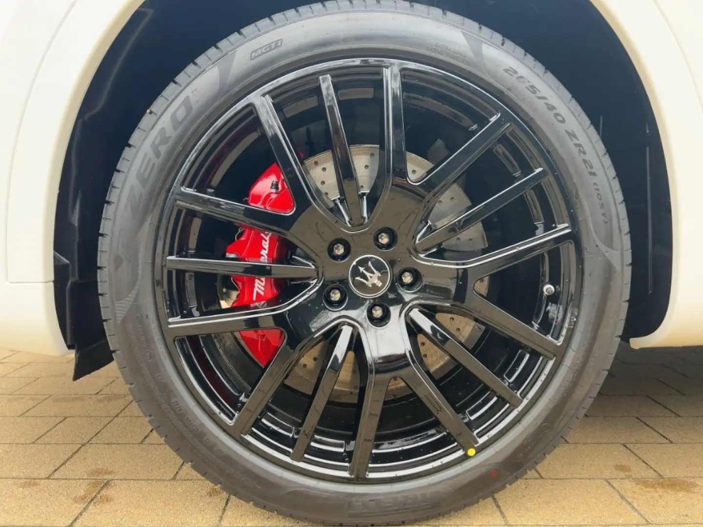 Levante Modena S 430PS Bianco&Nero/Top-Options