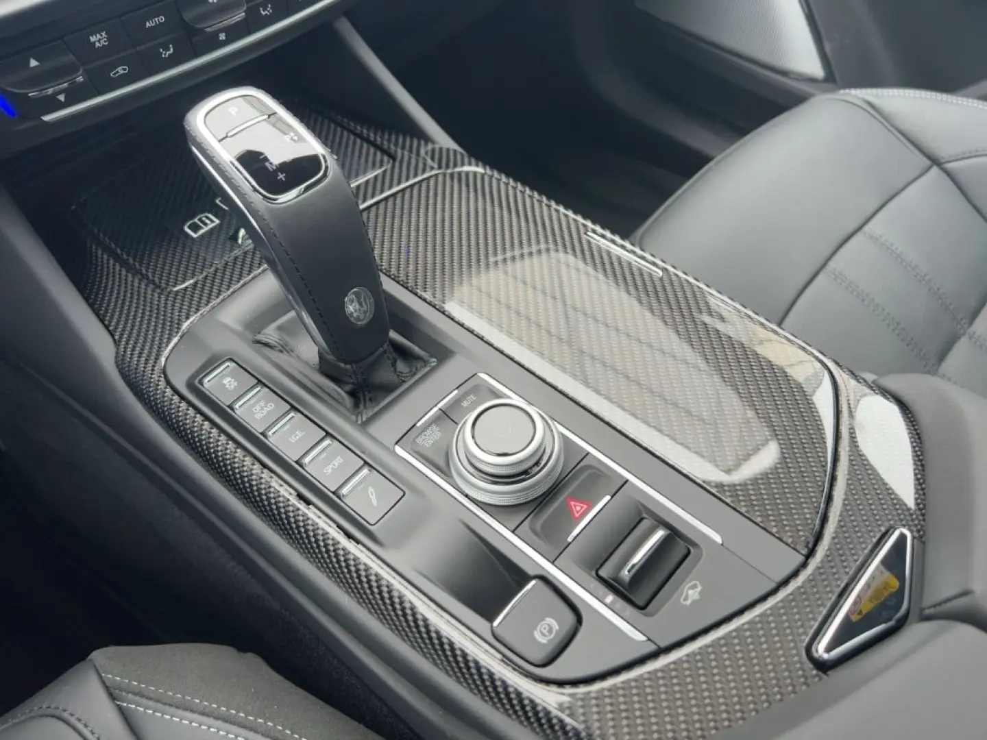Levante Modena S 430PS Bianco&Nero/Top-Options