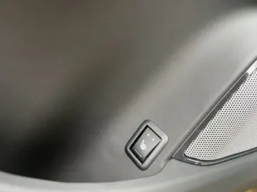 Levante Modena S 430PS Bianco&Nero/Top-Options