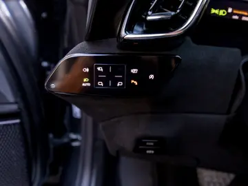Ferrari Roma 2022 Passanger Display