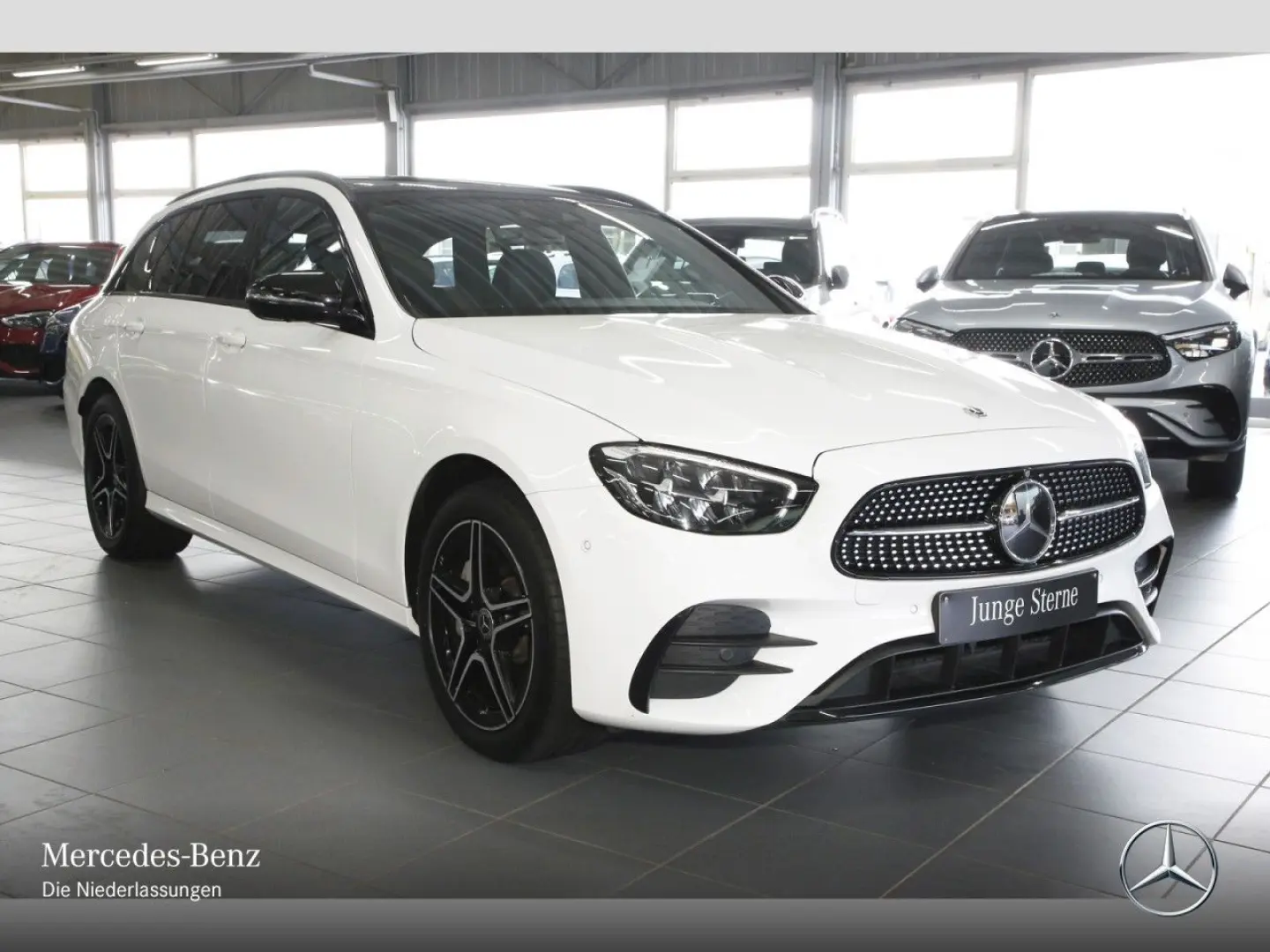 E 300 de 4M T 2x AMG/NIGHT/PANO/Fahrass/Burmest