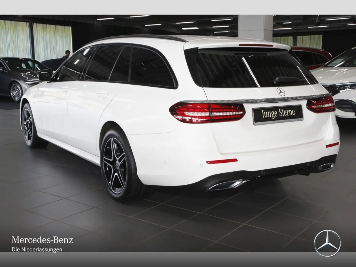 E 300 de 4M T 2x AMG/NIGHT/PANO/Fahrass/Burmest