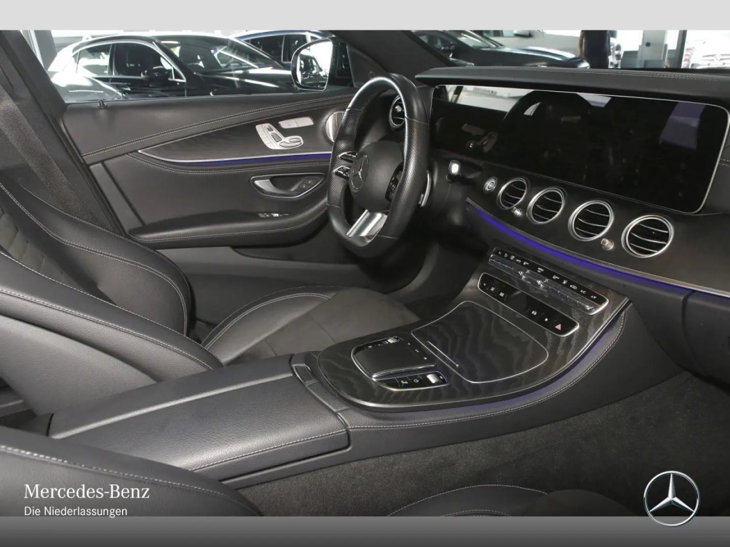 E 300 de 4M T 2x AMG/NIGHT/PANO/Fahrass/Burmest