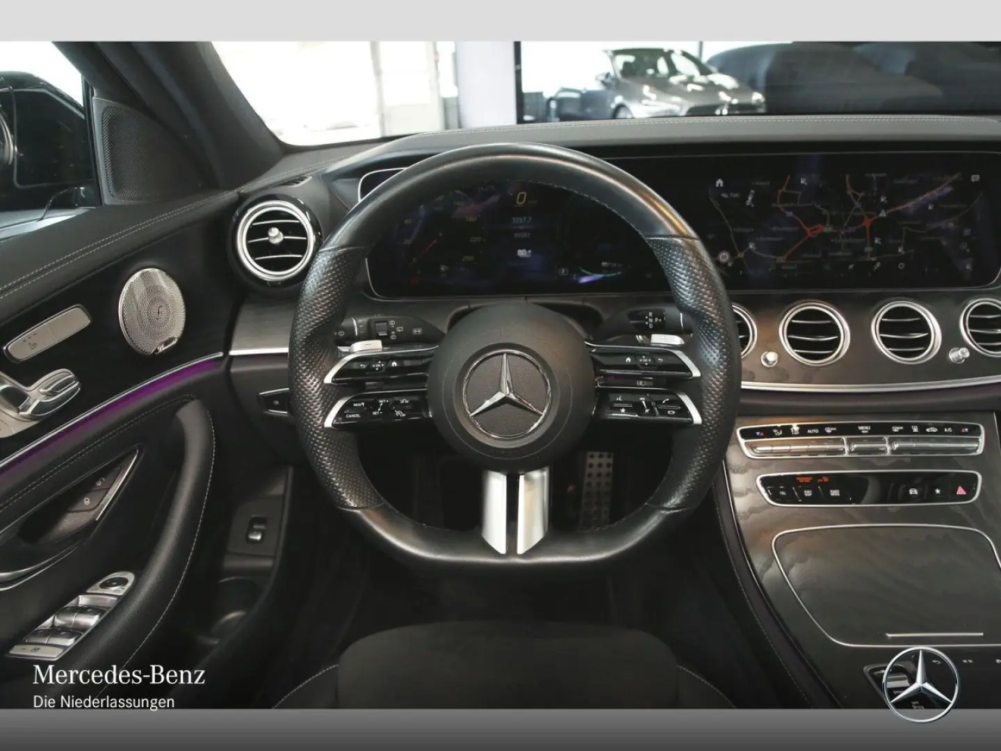 E 300 de 4M T 2x AMG/NIGHT/PANO/Fahrass/Burmest