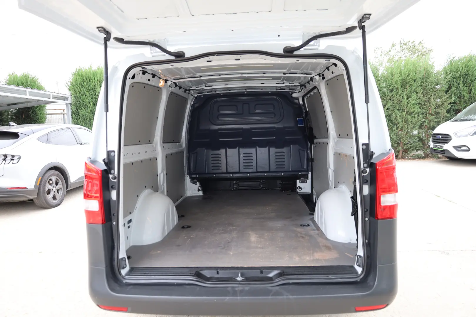 Mercedes-Benz Vito 1.8 L2H1 110CDI 102cp