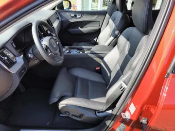 XC60 B4 AWD Plus Dark