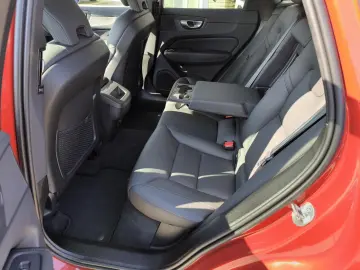 XC60 B4 AWD Plus Dark