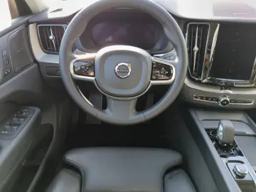 XC60 B4 AWD Plus Dark