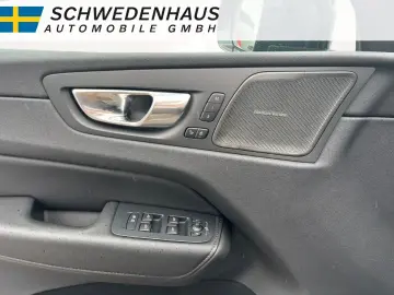 XC60 B4 AWD PLUS DARK