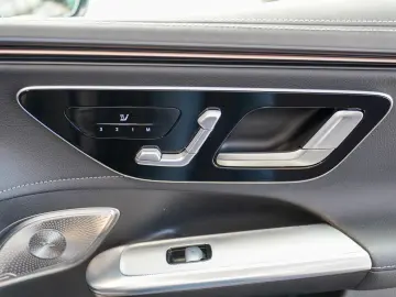 EQE SUV 350+ Electric Art Burmester Pano KEYLESS