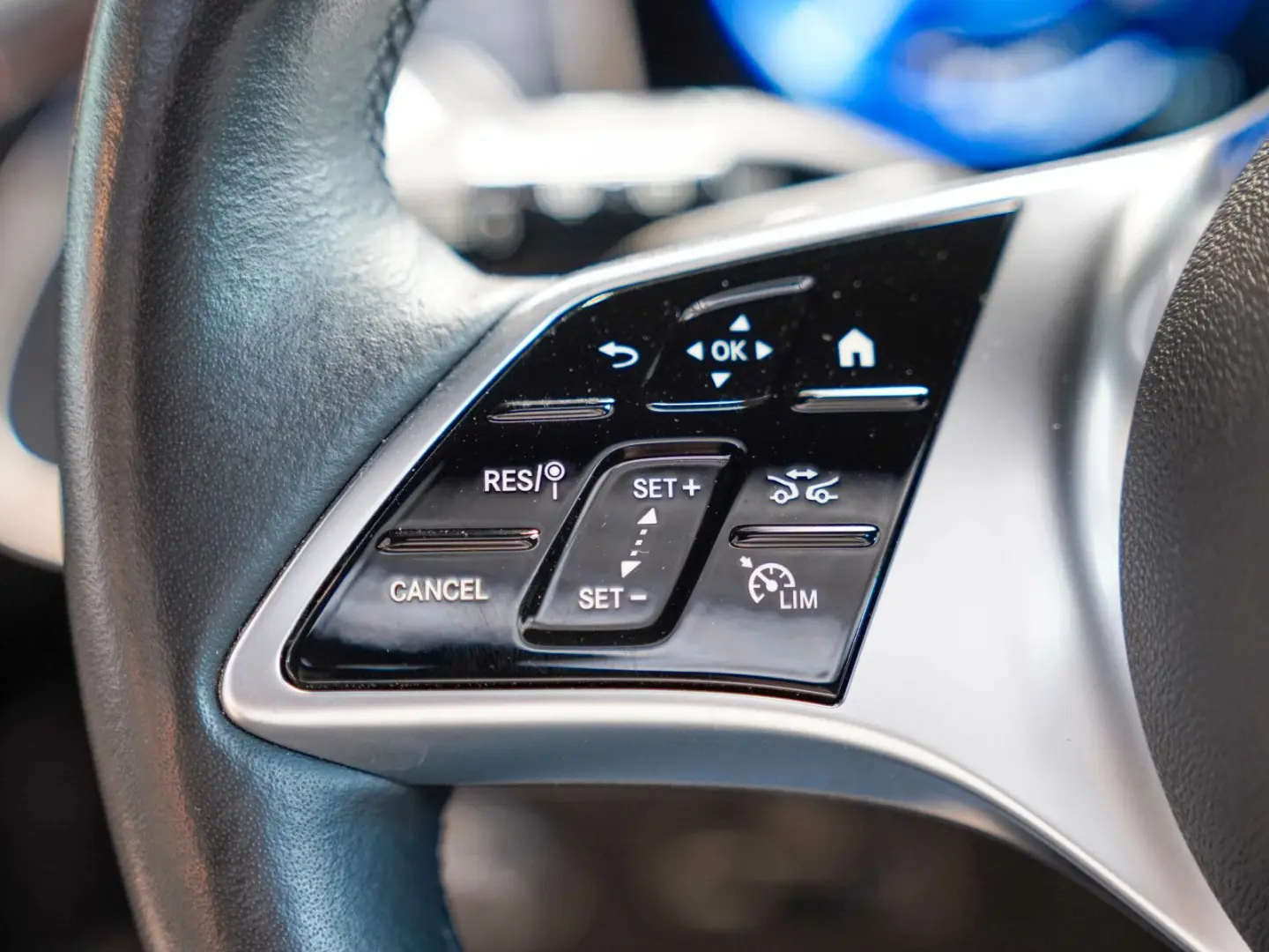 EQE SUV 350+ Electric Art Burmester Pano KEYLESS