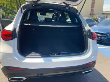GLC 300 4M LEDER+AMG+AHK+AIRMATIC+HEADUP+360°