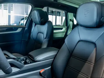 Porsche Cayenne HD-Matrix SportDesign Massage