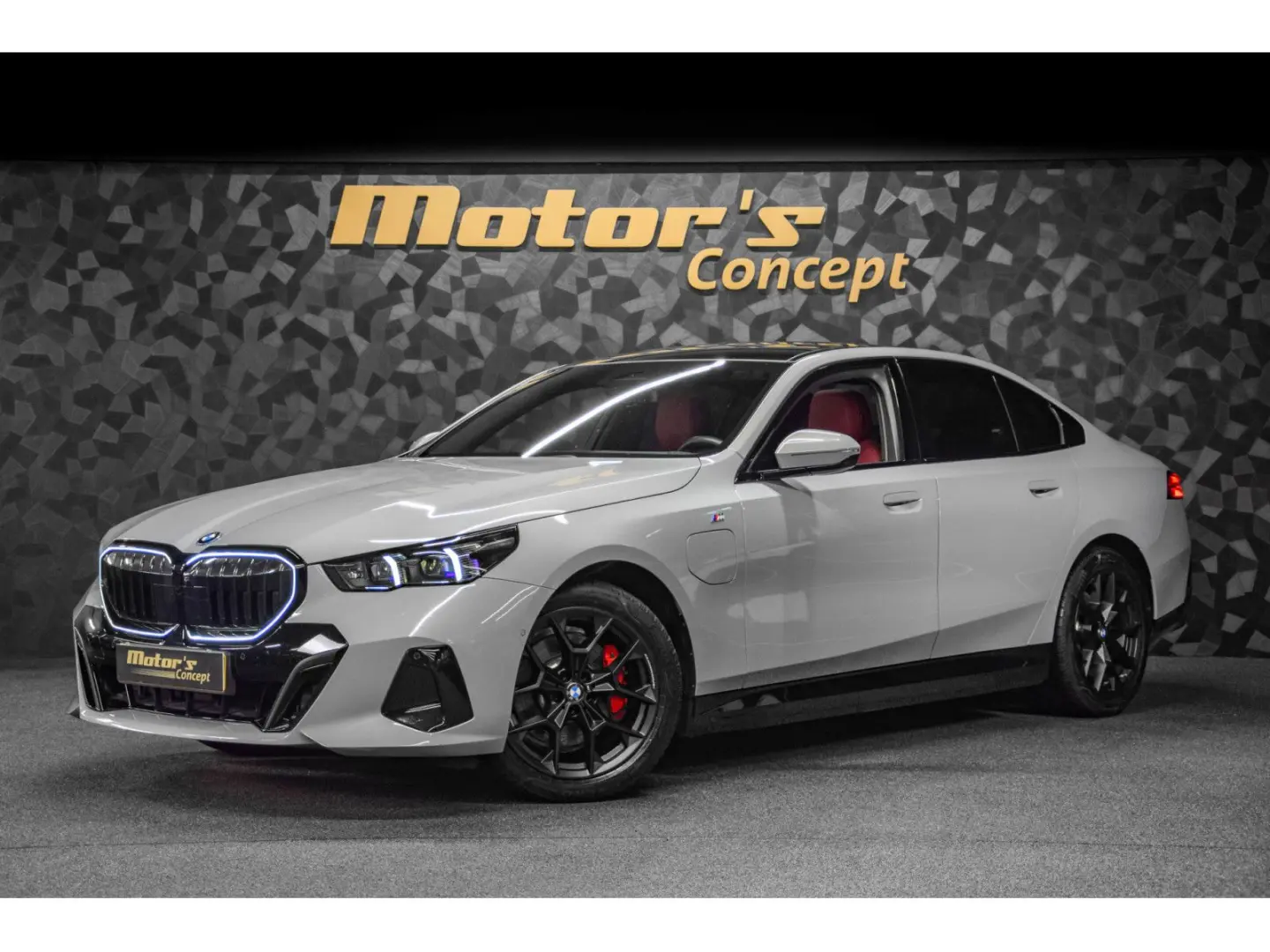 530 530e M SPORT G60 PHEV - Brooklyn Grey