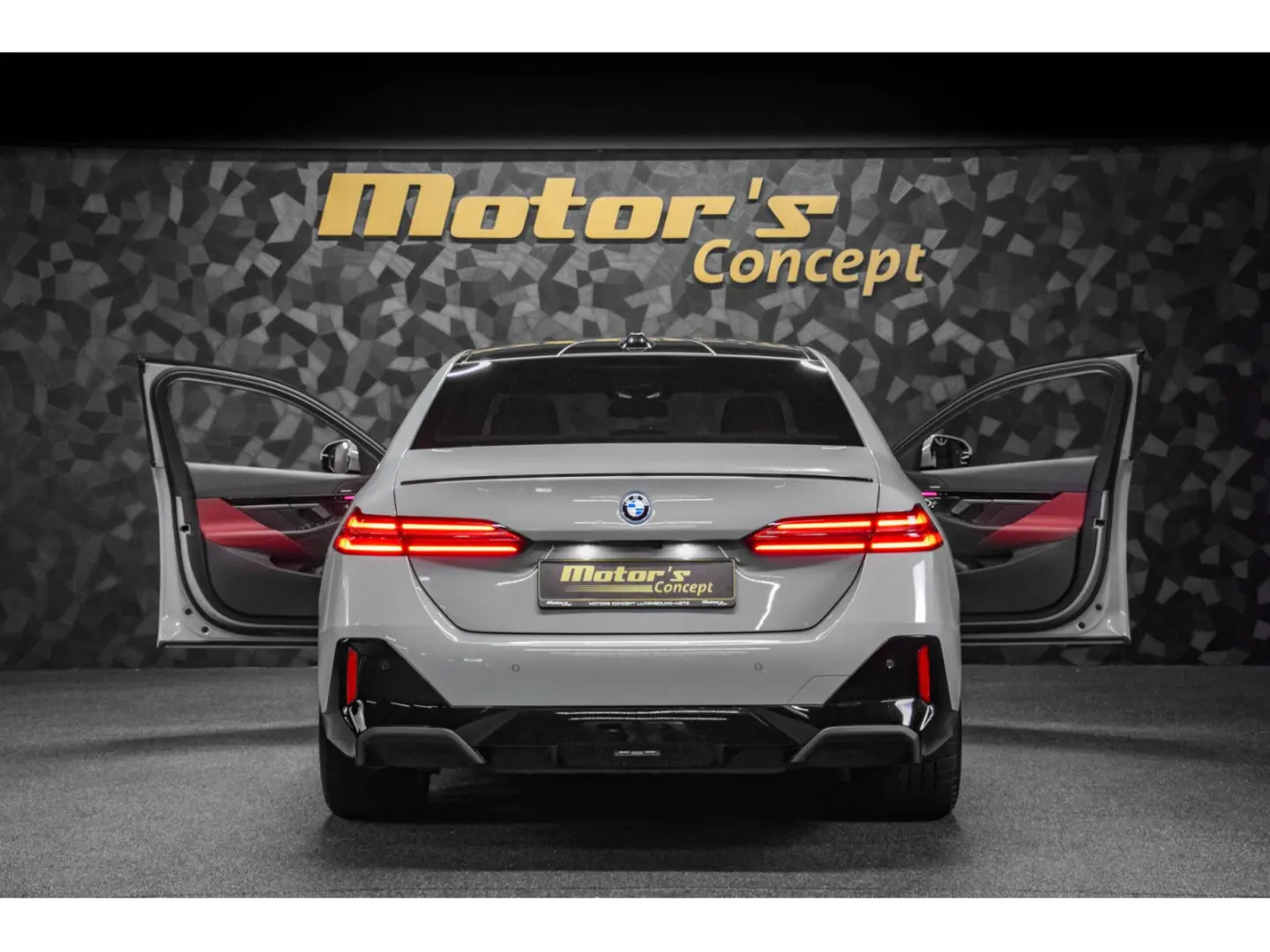 530 530e M SPORT G60 PHEV - Brooklyn Grey