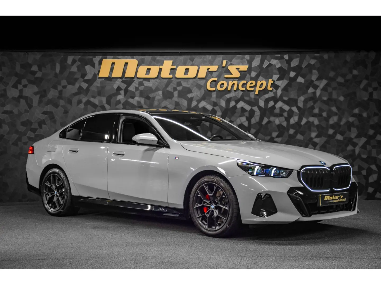 530 530e M SPORT G60 PHEV - Brooklyn Grey