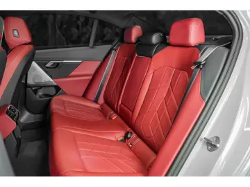 530 530e M SPORT G60 PHEV - Brooklyn Grey