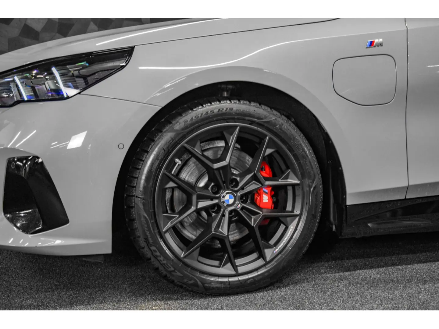 530 530e M SPORT G60 PHEV - Brooklyn Grey