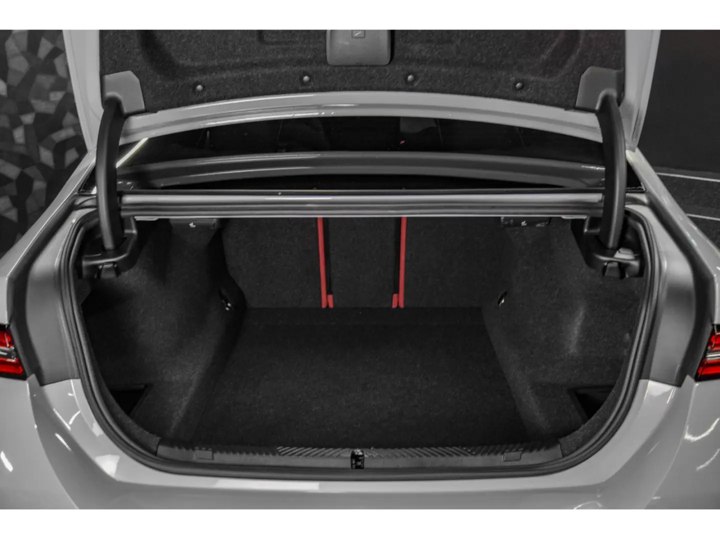 530 530e M SPORT G60 PHEV - Brooklyn Grey