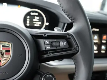 Porsche Cayenne InnoDrive Surround-View Head-Up
