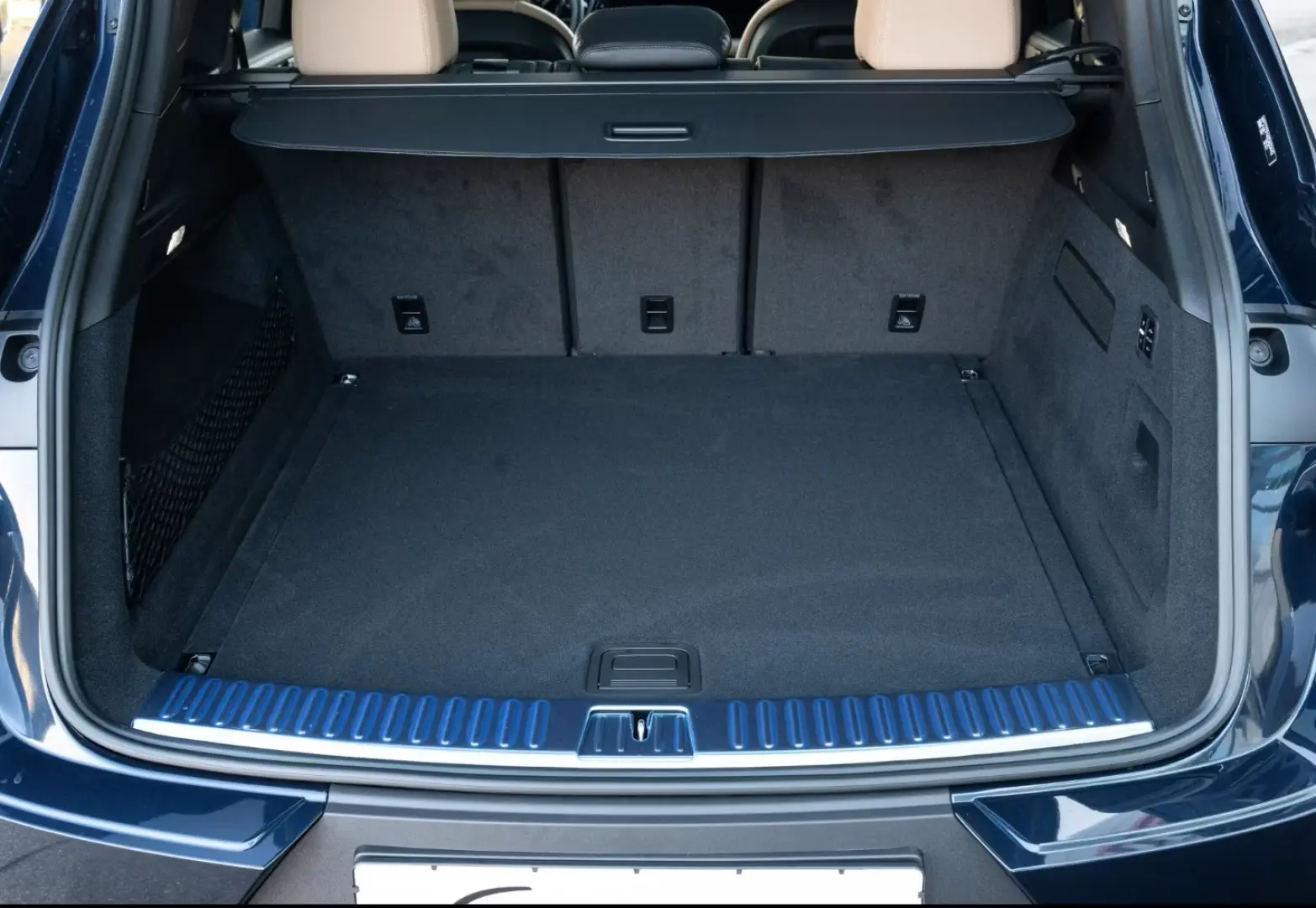 Porsche Cayenne InnoDrive Surround-View Head-Up