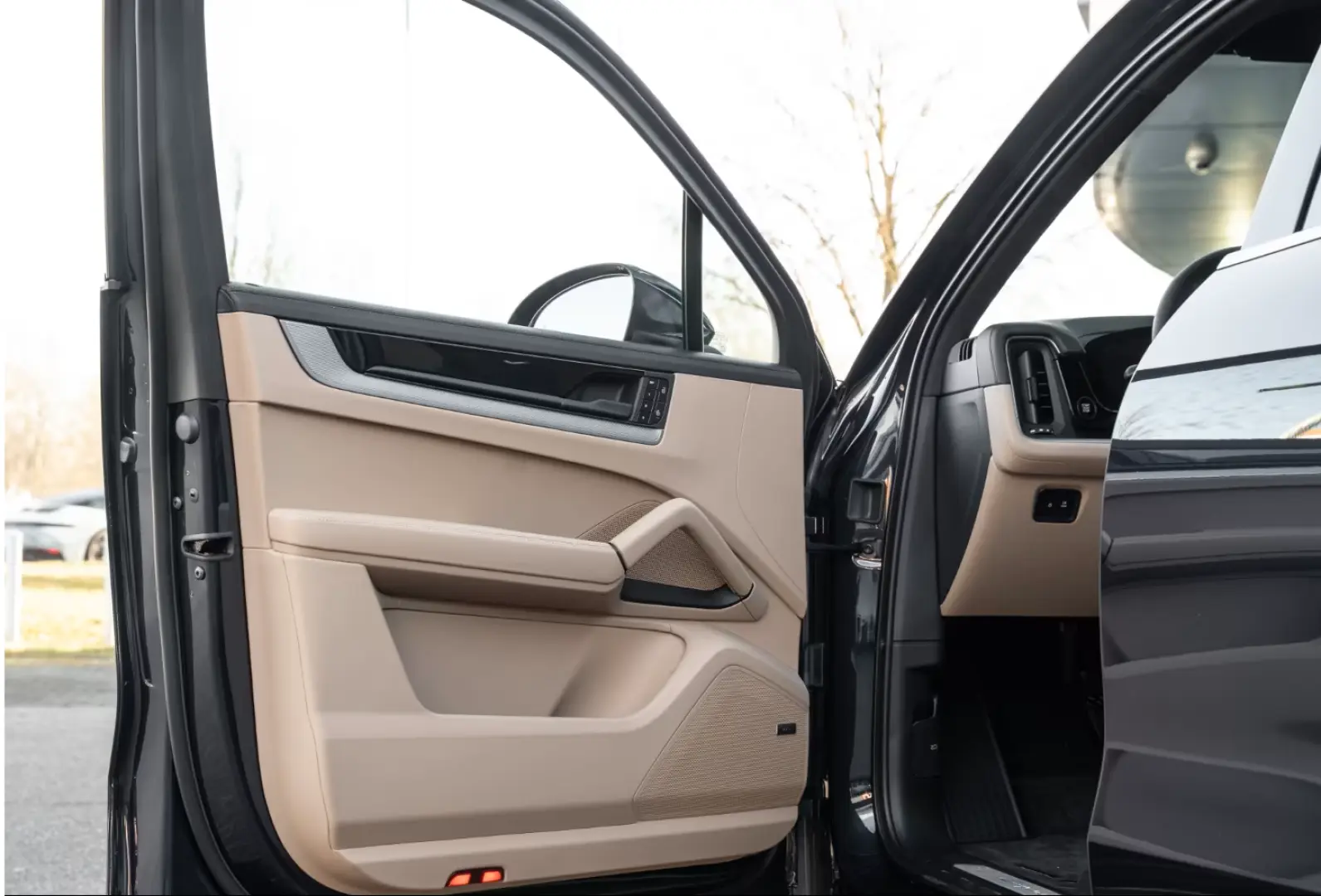 Porsche Cayenne InnoDrive Surround-View Head-Up
