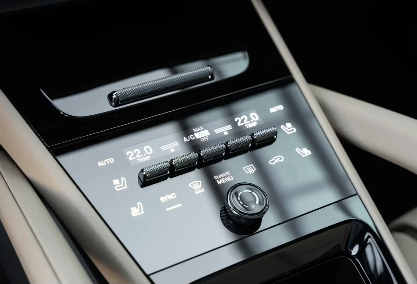 Porsche Cayenne InnoDrive Surround-View Head-Up