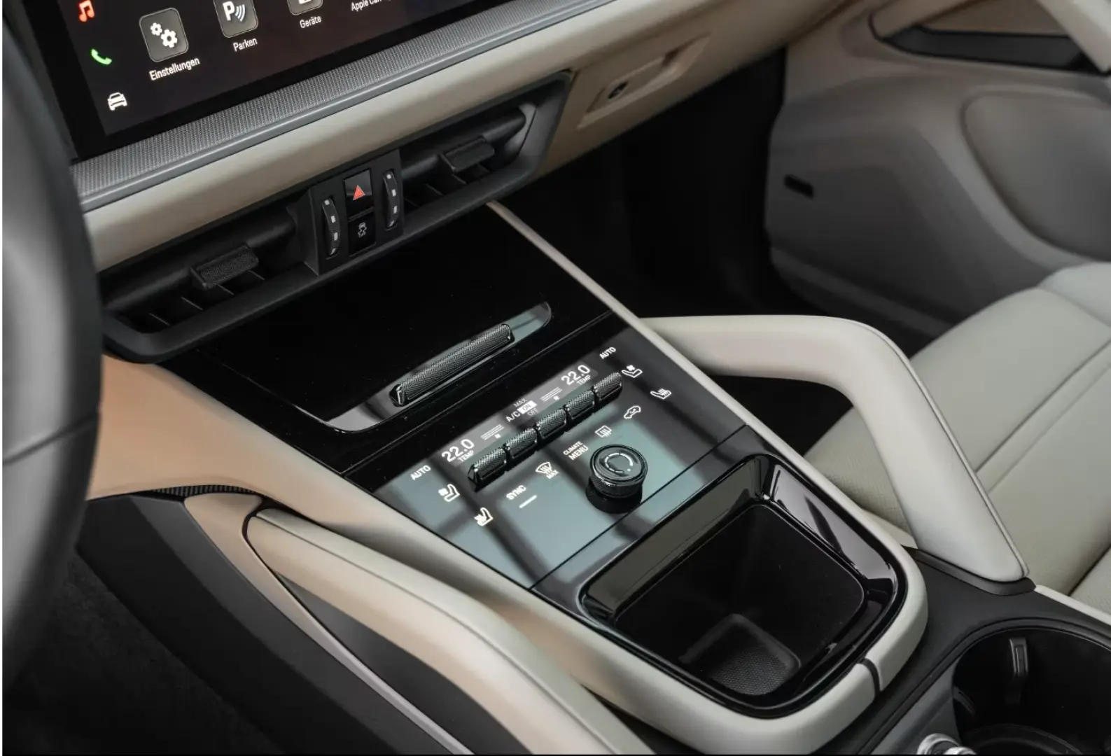 Porsche Cayenne InnoDrive Surround-View Head-Up