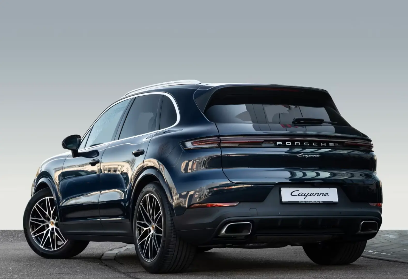 Porsche Cayenne InnoDrive Surround-View Head-Up