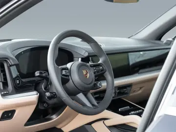Porsche Cayenne InnoDrive Surround-View Head-Up