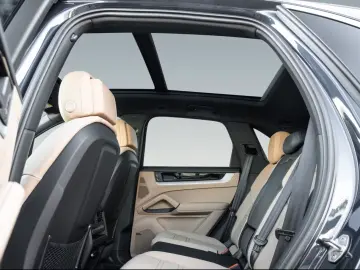 Porsche Cayenne InnoDrive Surround-View Head-Up