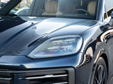 Porsche Cayenne InnoDrive Surround-View Head-Up