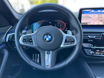 530d xDrive Touring M Sport   Standheizung , AHK