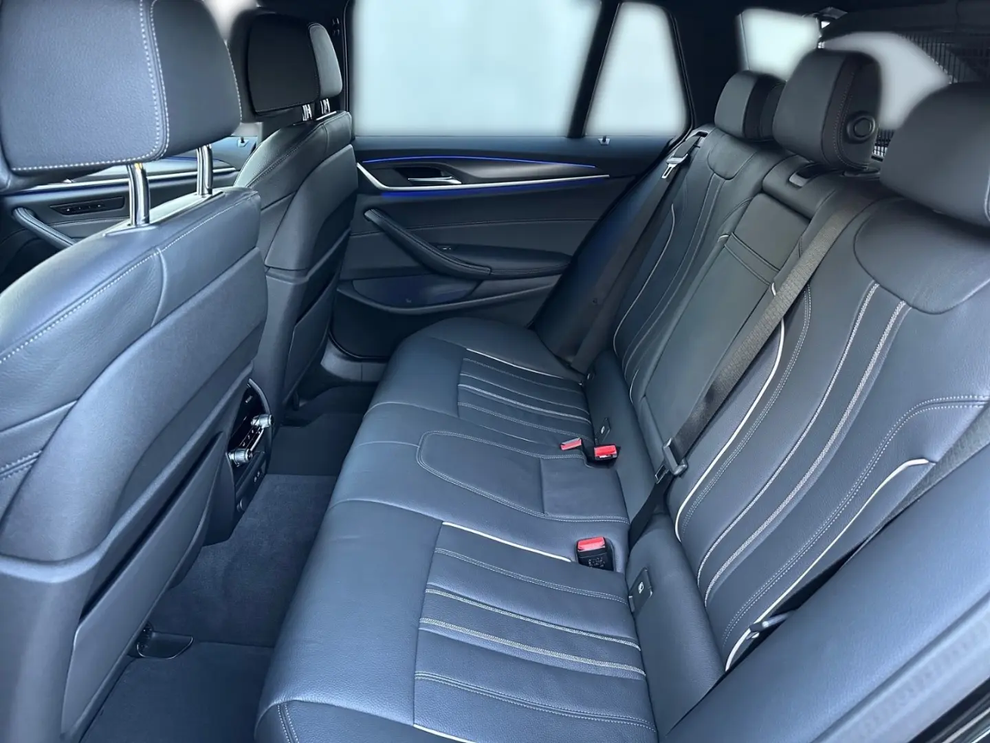 530d xDrive Touring M Sport   Standheizung , AHK