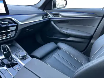 530d xDrive Touring M Sport   Standheizung , AHK