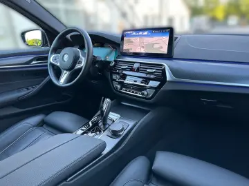 530d xDrive Touring M Sport   Standheizung , AHK