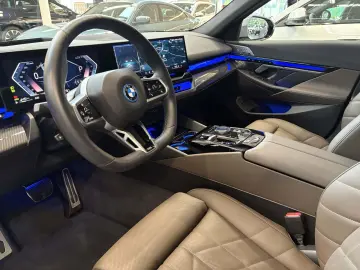 550e xDrive M Sport Pro DA PA+ HuD Pano Carbon
