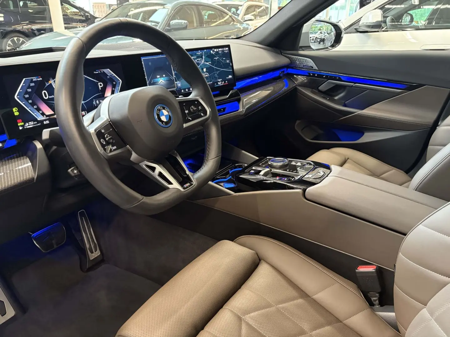 550e xDrive M Sport Pro DA PA+ HuD Pano Carbon