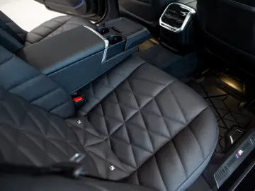 BMW Seria 7 740d Mild Hybrid xDrive Steptronic
