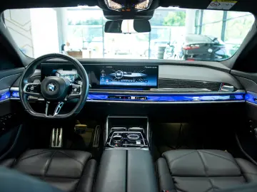 BMW Seria 7 740d Mild Hybrid xDrive Steptronic