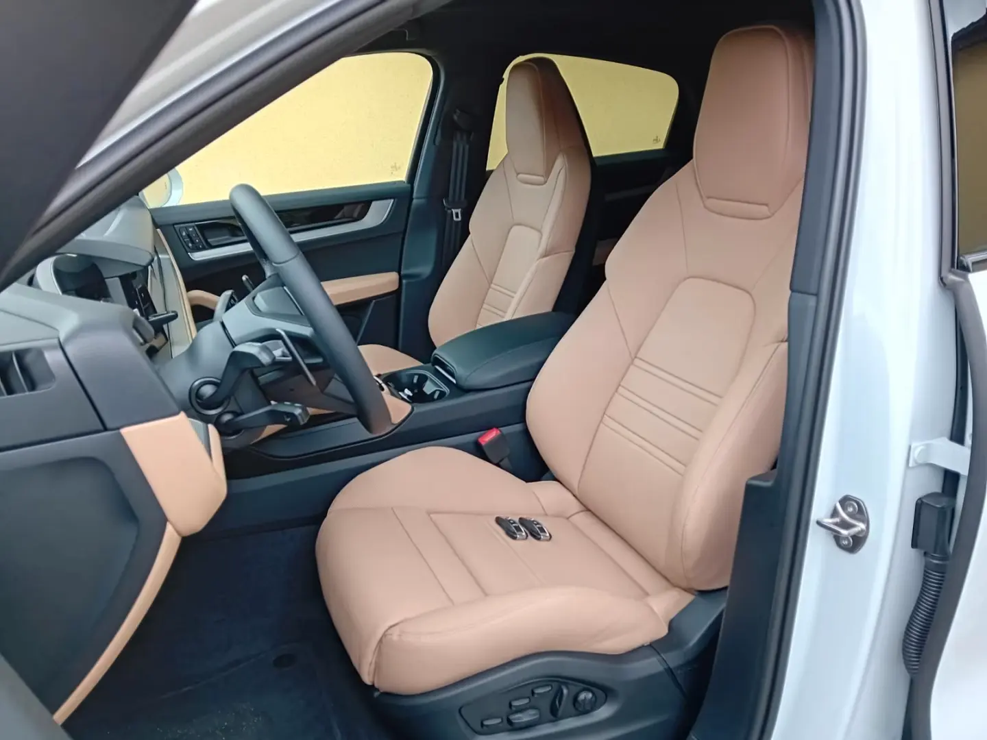 Porsche Cayenne Climatizare scaun Coupé bej 360°