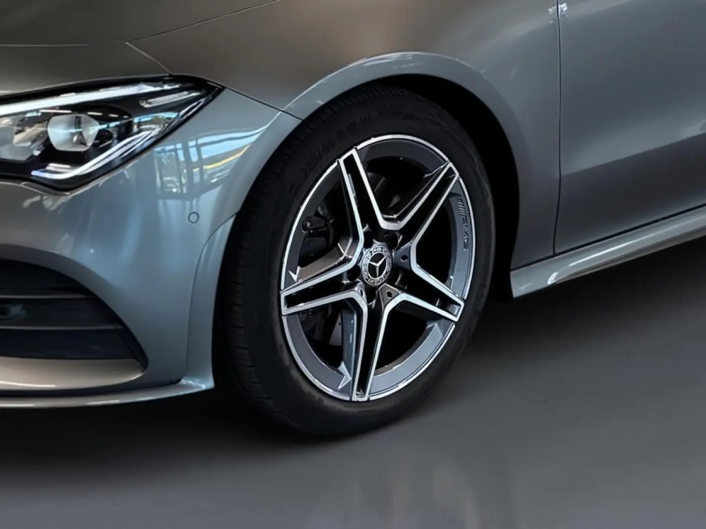 CLA 200 Coupé AMG+MBUX+LED+AMBIENTE+KAMERA+AHK