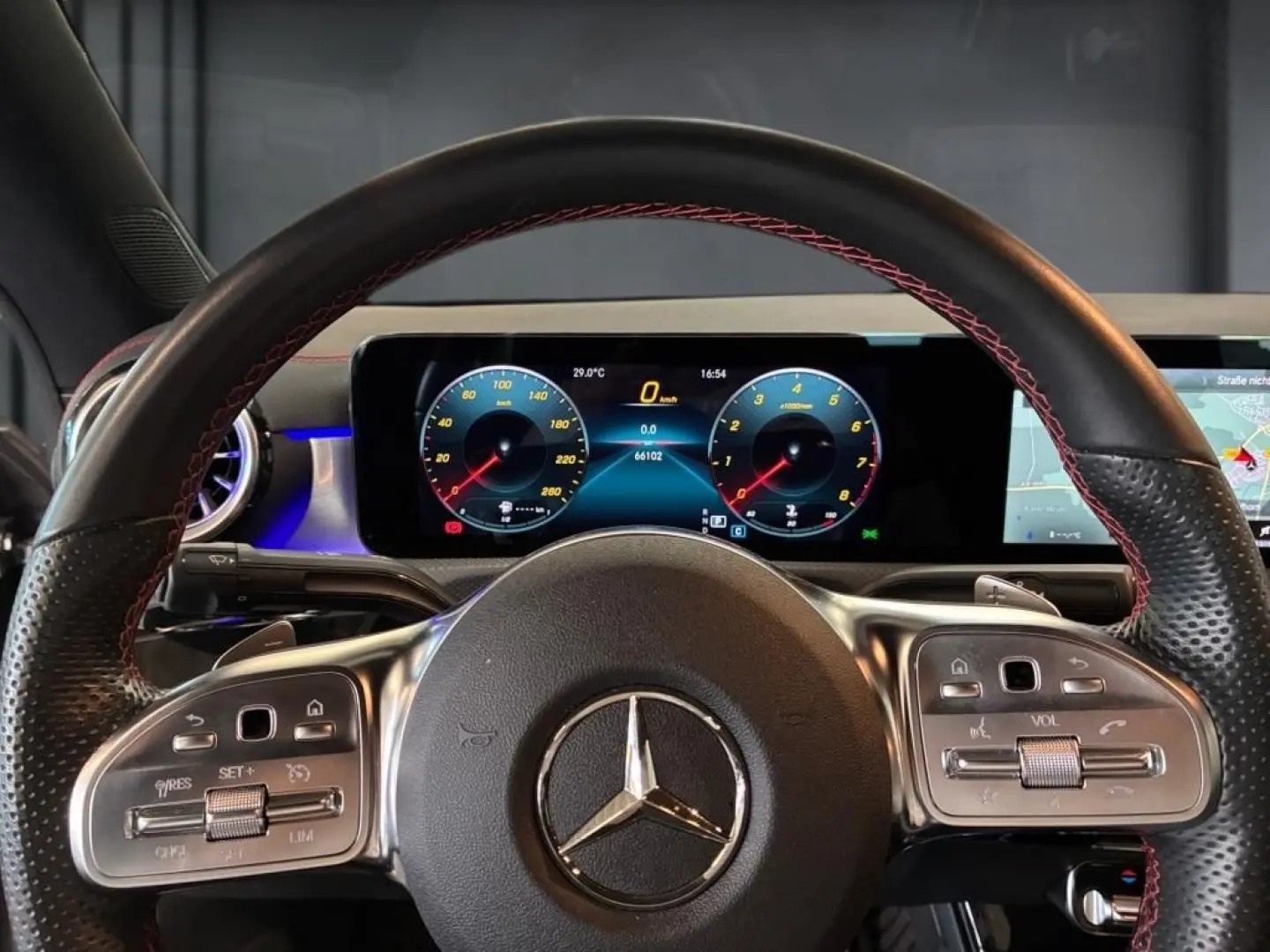 CLA 200 Coupé AMG+MBUX+LED+AMBIENTE+KAMERA+AHK