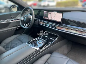 740d xDrive M Sport Pano Sthzg. Autobahnas. HUD