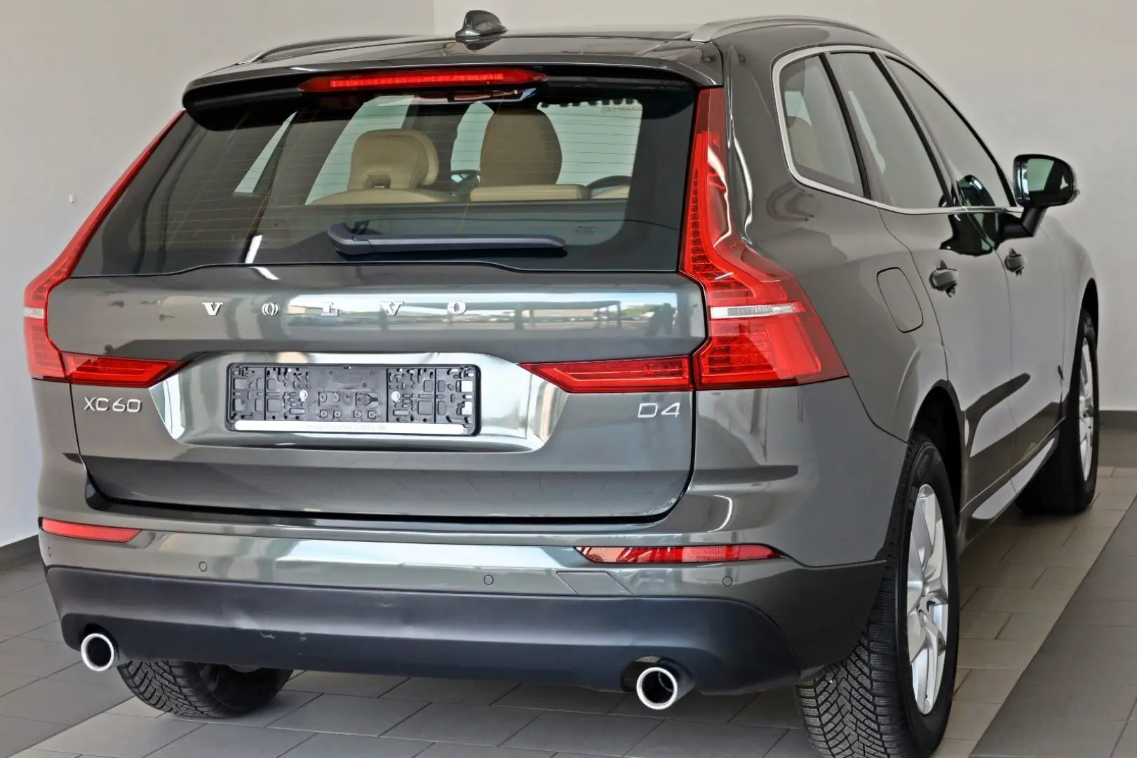 XC60 D4 Momentum Pro,Leder,Navi,LED,Carplay,PDC