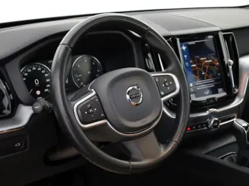 XC60 D4 Momentum Pro,Leder,Navi,LED,Carplay,PDC