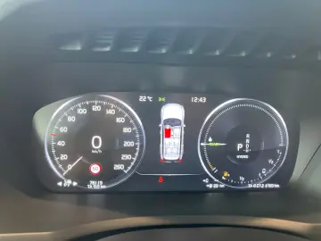 XC90 T8 AWD Plugin Hybrid Recharge Geartr RDesig