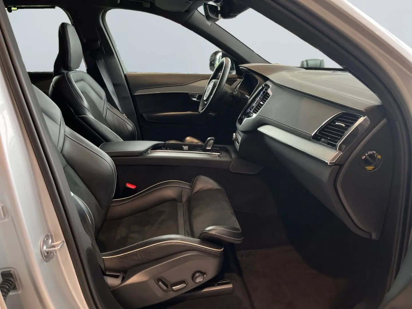 XC90 T8 AWD Plugin Hybrid Recharge Geartr RDesig