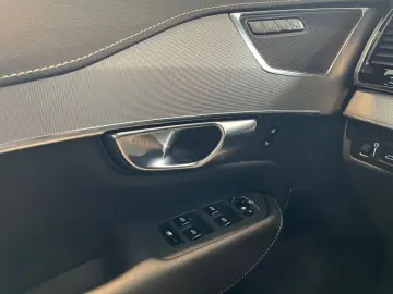 XC90 T8 AWD Plugin Hybrid Recharge Geartr RDesig
