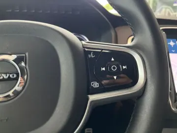 XC90 T8 AWD Plugin Hybrid Recharge Geartr RDesig